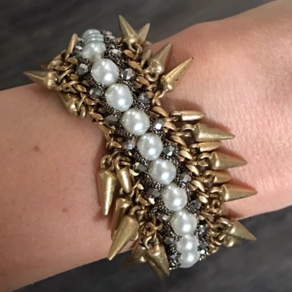 Stella & Dot | Pearl Drop & Hematite Vintage Gold Spiked Jacinthe Bracelet - Picture 9 of 13